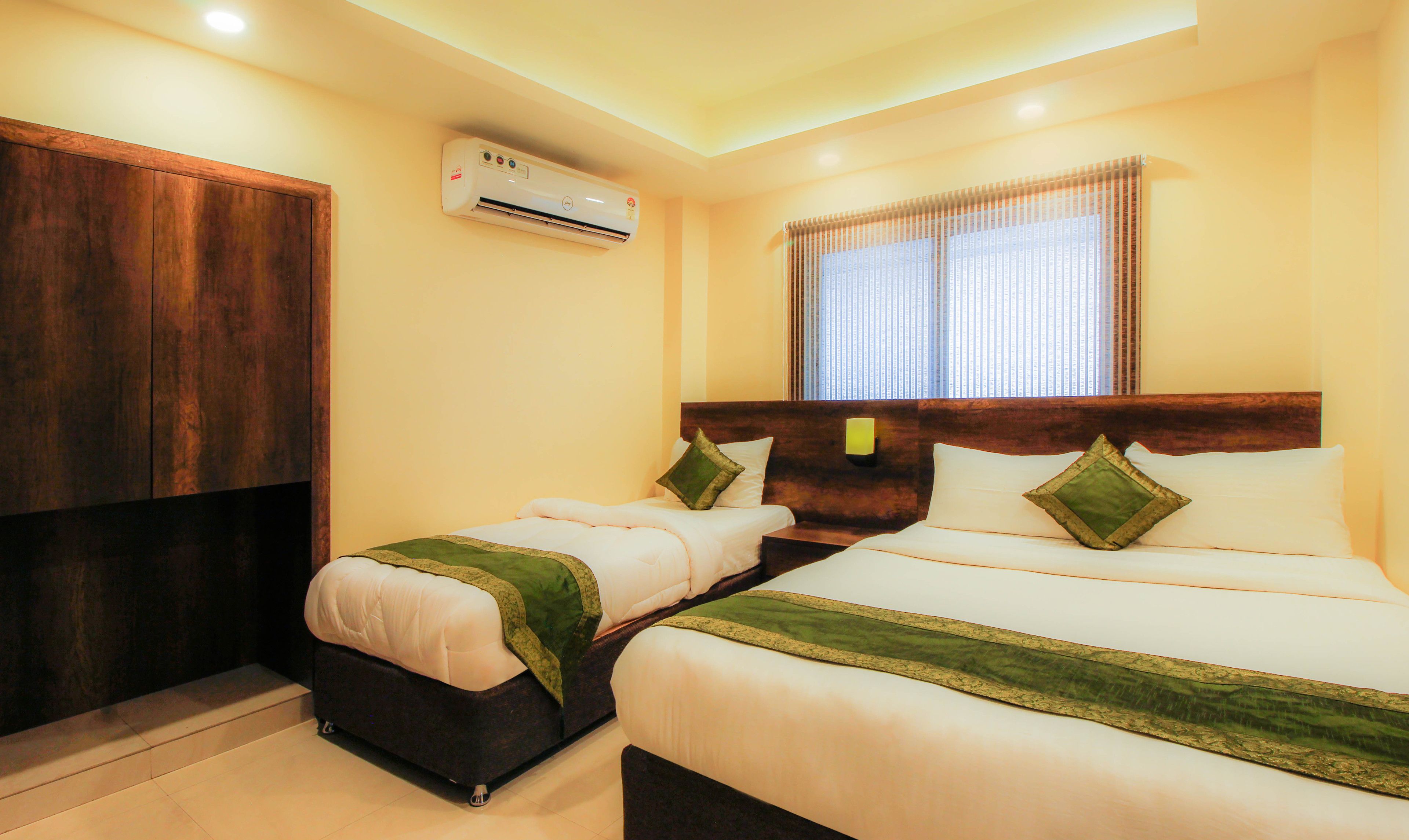 deluxe room | rollaway beds, free wifi