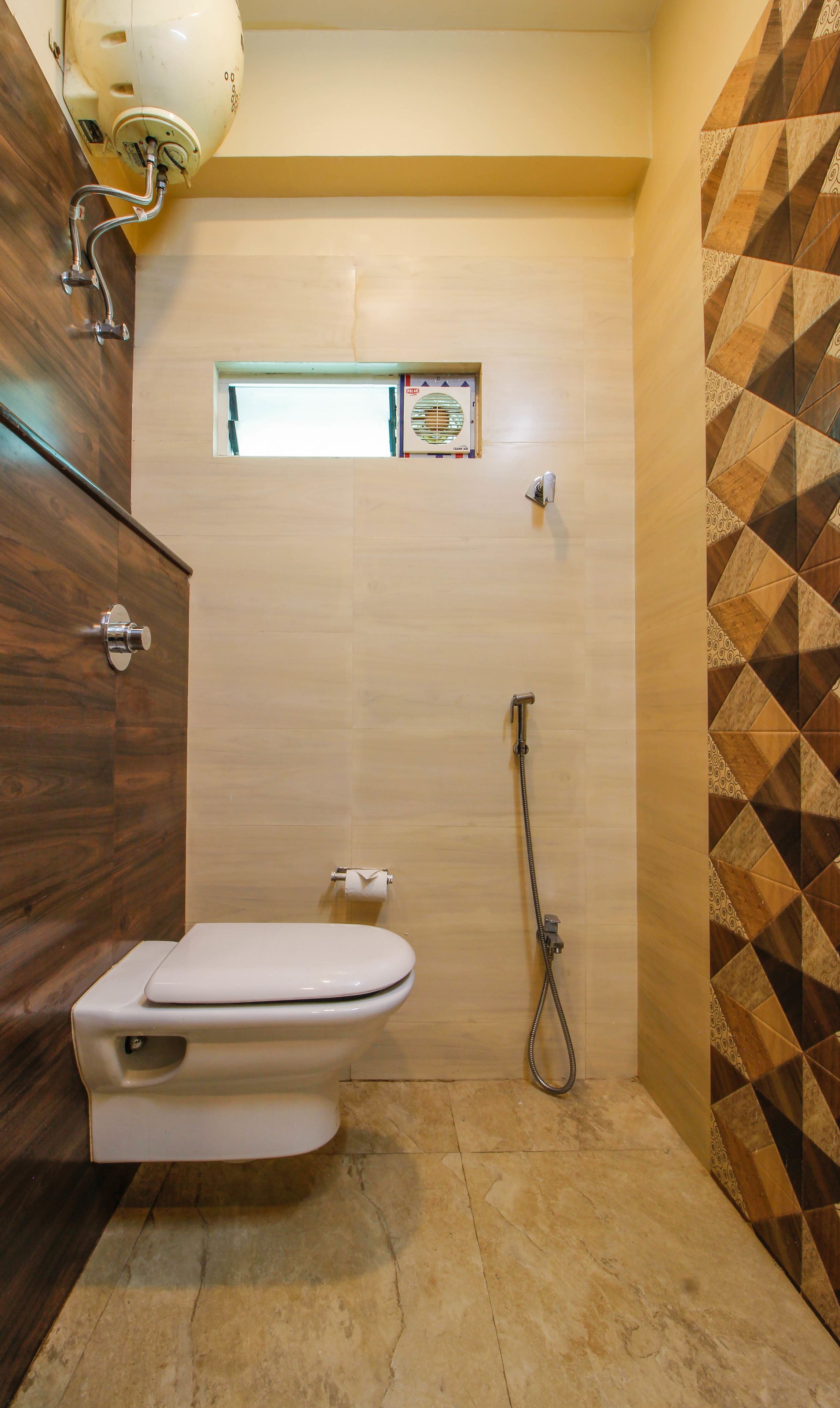 deluxe room | bathroom | shower, free toiletries