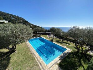 Pool - Holiday rental apartment with swimming pool in Begur, Aiguablava (Begur)