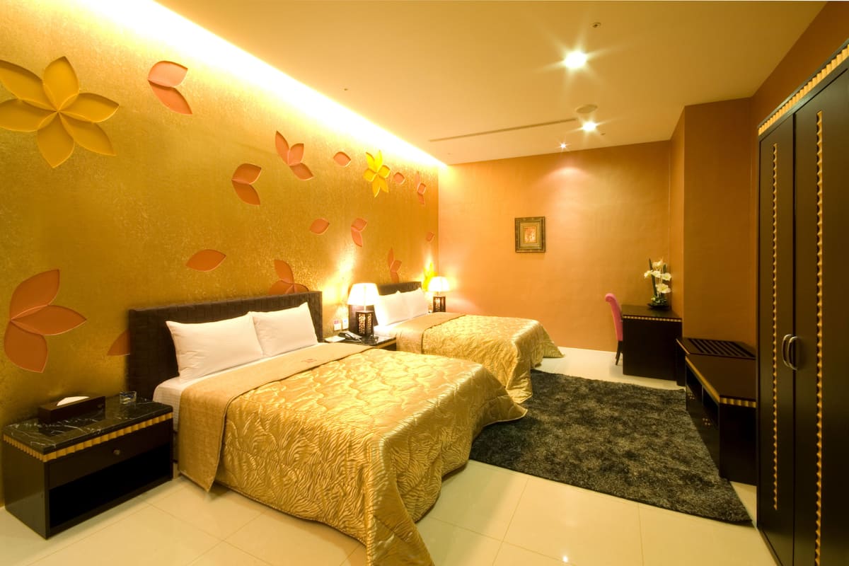 Kamar Quadruple Keluarga, 2 Tempat Tidur Double, akses difabel, jet tub | Meja kerja, tirai kedap cahaya, dan tempat tidur lipat/tambahan
