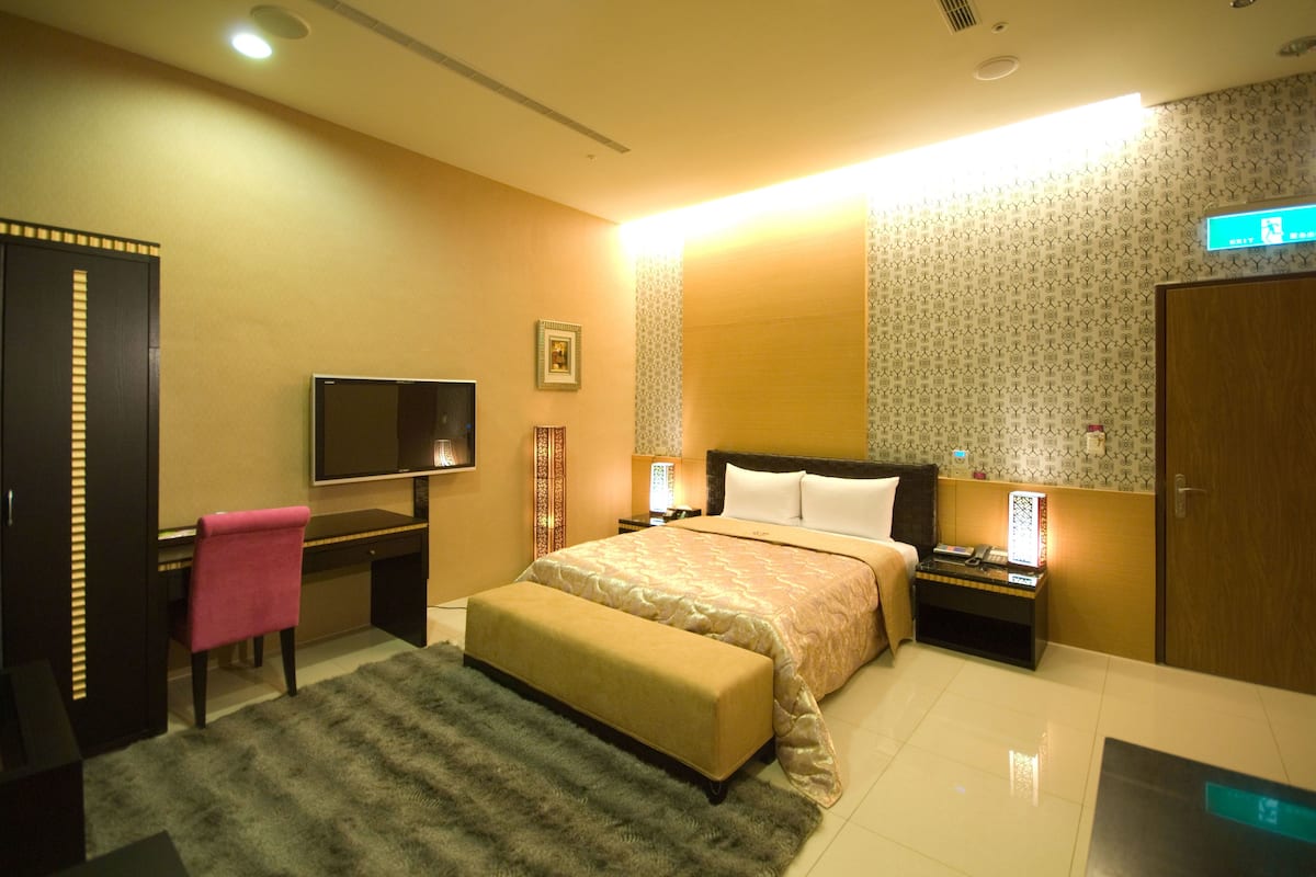 Kamar Double atau Twin Klasik, akses difabel, jet tub | Meja kerja, tirai kedap cahaya, dan tempat tidur lipat/tambahan