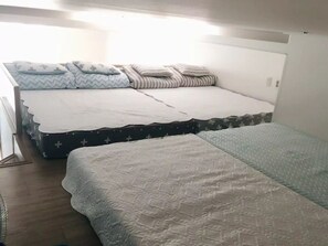 Lee Apartment #1 | 2 bedrooms, desk, free WiFi