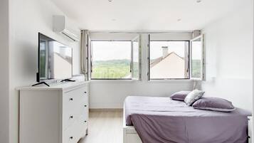 Habitación doble, 1 cama de matrimonio | Ropa de cama de alta calidad, mobiliario individual, escritorio