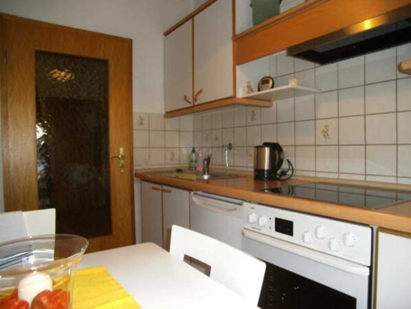Frigorifero, forno, lavastoviglie