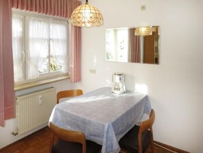 Dining - Apartment for 1-2 persons 46 sqm with balcony (Bad Reichenhall)