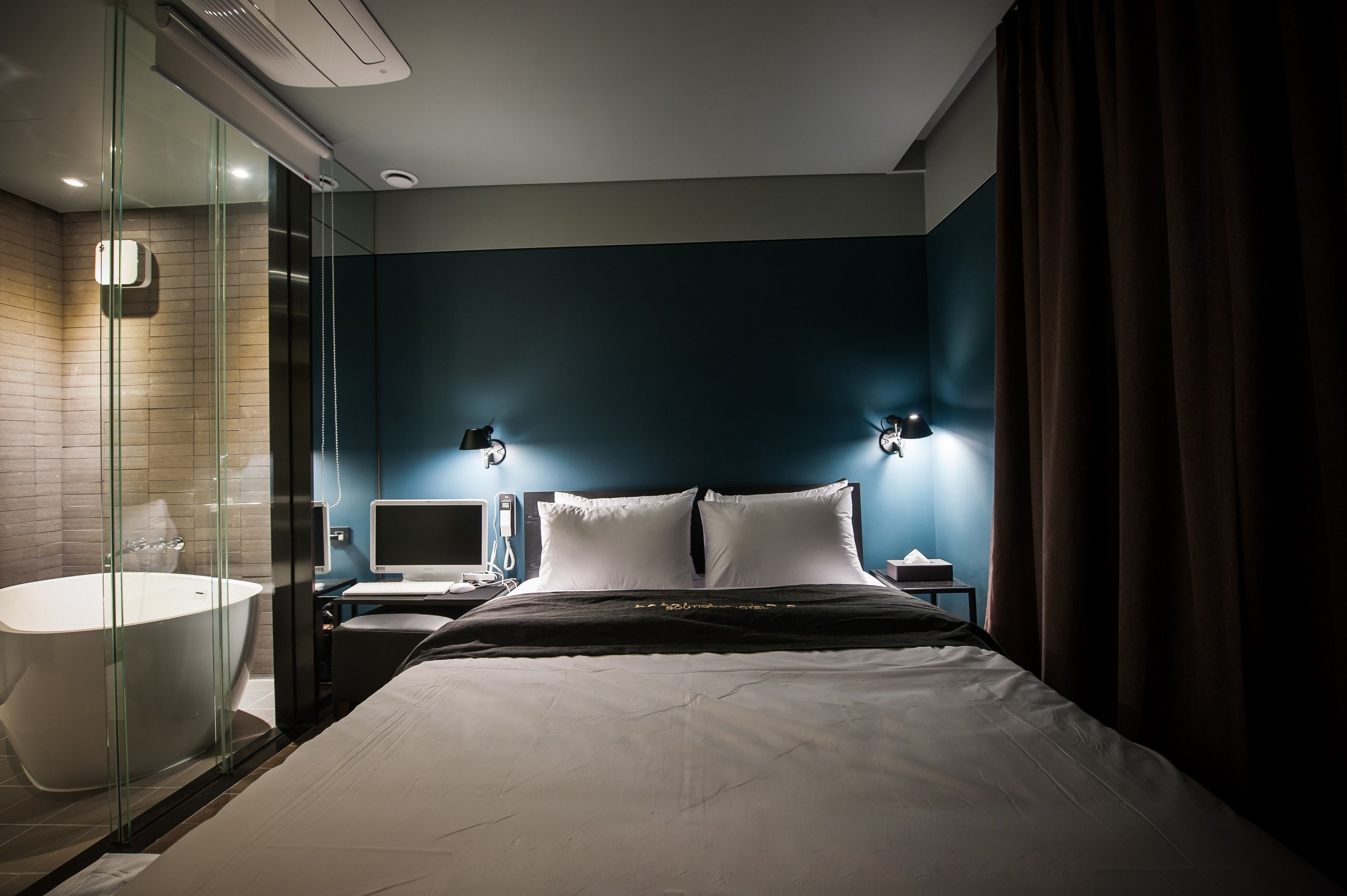 1 bedroom, premium bedding, memory-foam beds, blackout curtains