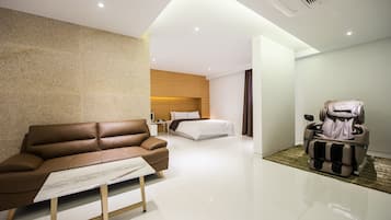 1 bedroom, premium bedding, memory-foam beds, blackout curtains