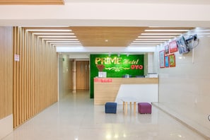 Quầy tiếp tân