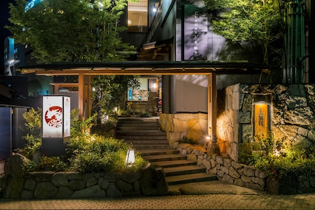 Exterior detail. CHAHARU Hanare Dogo Yumekura