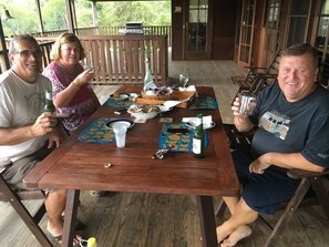 Family dining - Blackwattle at Barrington Tops (Bandon Grove)