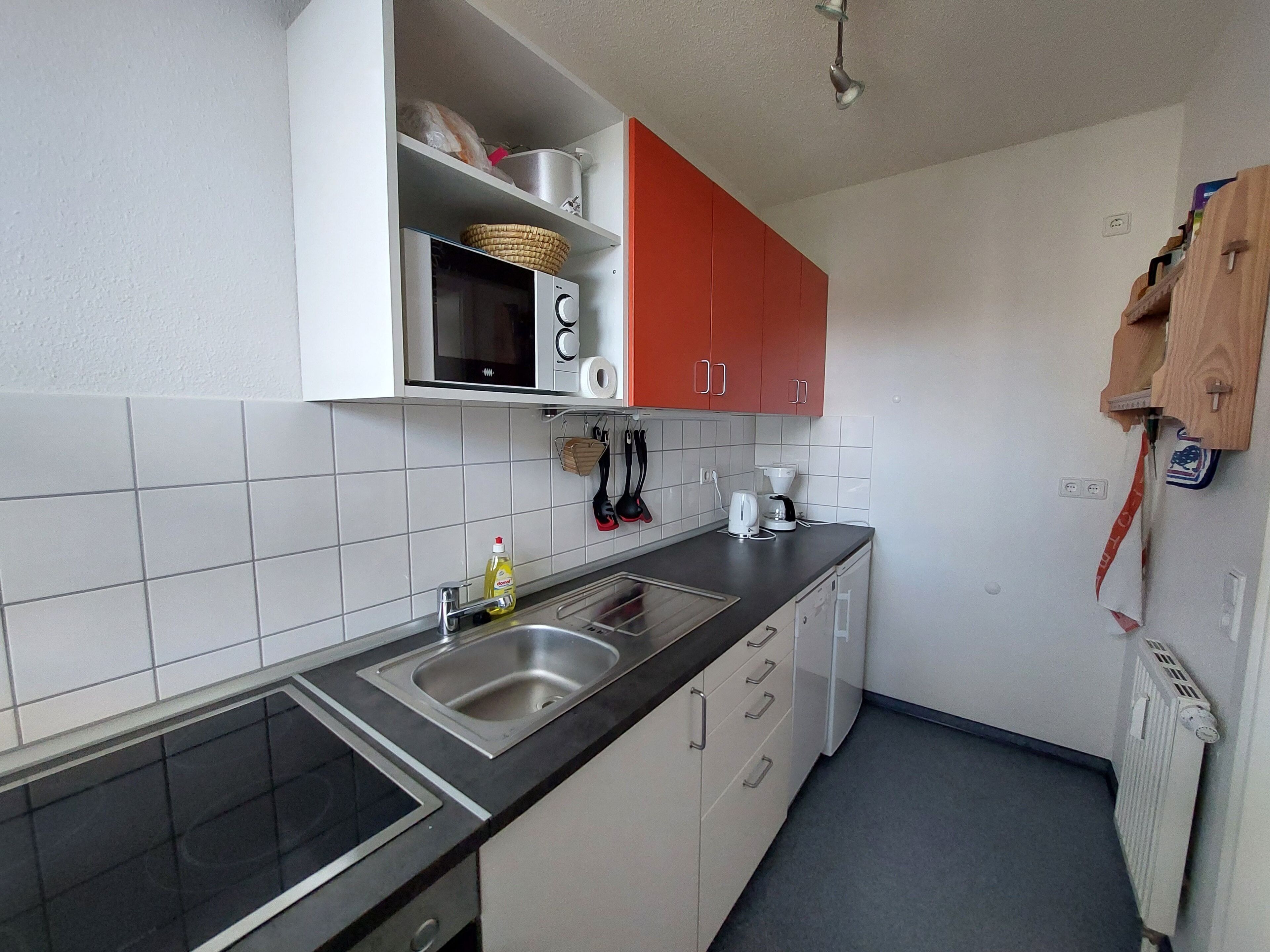 Kühlschrank, Mikrowelle, Ofen, Geschirrspüler