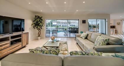 Unelmaloma Floridassa alkaa täällä Villa CASA BIANCAssa Cape Coralissa!