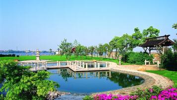 Seasonal outdoor pool