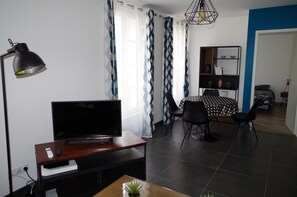 Interior - Recent apartment in the heart of downtown with private parking (La Rochelle)
