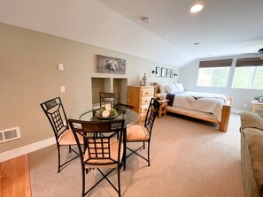 Fer et planche à repasser, lit parapluie, Wi-Fi gratuit, draps fournis