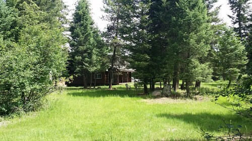 Large, Clean, Spacious Studio Apt Whitefish, MT.  Tranquil Setting,  Free Wi-fi.