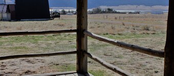 Enjoy a Get-A-Way @ this cozy log cabin on Eagle Nest Lake, in Eagle Nest NM!!