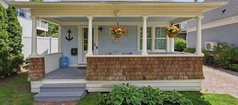 Historic Home and Cottage with Seaport View