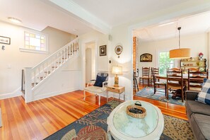 تلفزيون ذكي، كُتُب، ستيريو