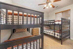 3 bedrooms, WiFi (free), bed sheets - Las Palmas Resort #1704 | All-Inclusive Amenities (Saint George)