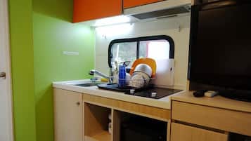 560M | Private kitchenette | Fridge