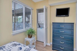 2 slaapkamers, een strijkplank/strijkijzer, gratis wifi, beddengoed