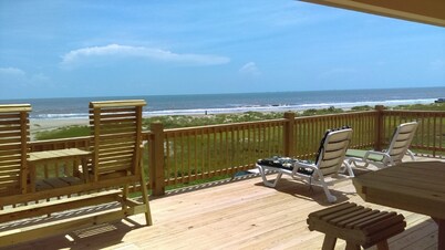 Beachfront!! Spectacular View! Awesome Deck! Gourment Kitchen 