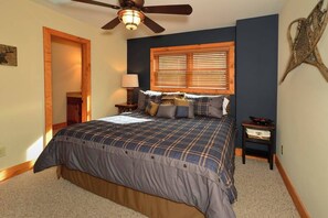 4 bedrooms, iron/ironing board, WiFi, bed sheets - Luxury Cabin: 3 Kings, Hot Tub, Fireplace, Lg Deck (Banner Elk)