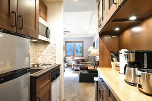 Fridge, stovetop, dishwasher, coffee/tea maker - Riverbend 4 O'Clock Run Condo: Ski In/Out (Breckenridge)