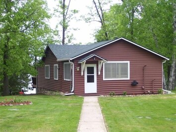 This 1928 rustic cabin will comfortably sleep up to 5 people.