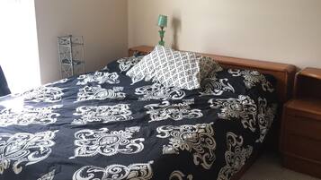 5 Schlafzimmer, Bügeleisen/Bügelbrett, WLAN, Bettwäsche