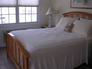 2 bedrooms, iron/ironing board, free WiFi, bed sheets - This  is on Misquamicut Beach 2  Bedroom 1 Bath Condo  350 feet of private beach (Westerly)
