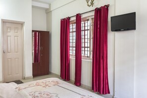 3 عدّة غرف نوم ومكتب