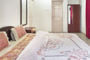 Comfort-Haus, 3 Schlafzimmer | 3 Schlafzimmer, Schreibtisch