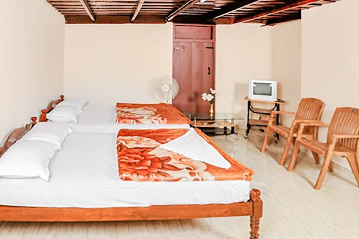 Habitación cuádruple Deluxe, 1 habitación | Escritorio