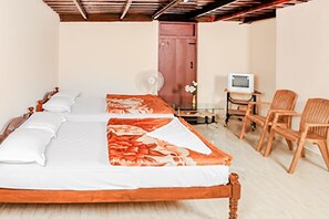 Quadrupla Deluxe, 1 camera da letto | Una scrivania