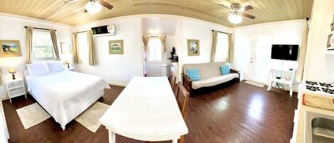 1 dormitori, escriptori, planxa i posts de planxar i wifi gratuïta