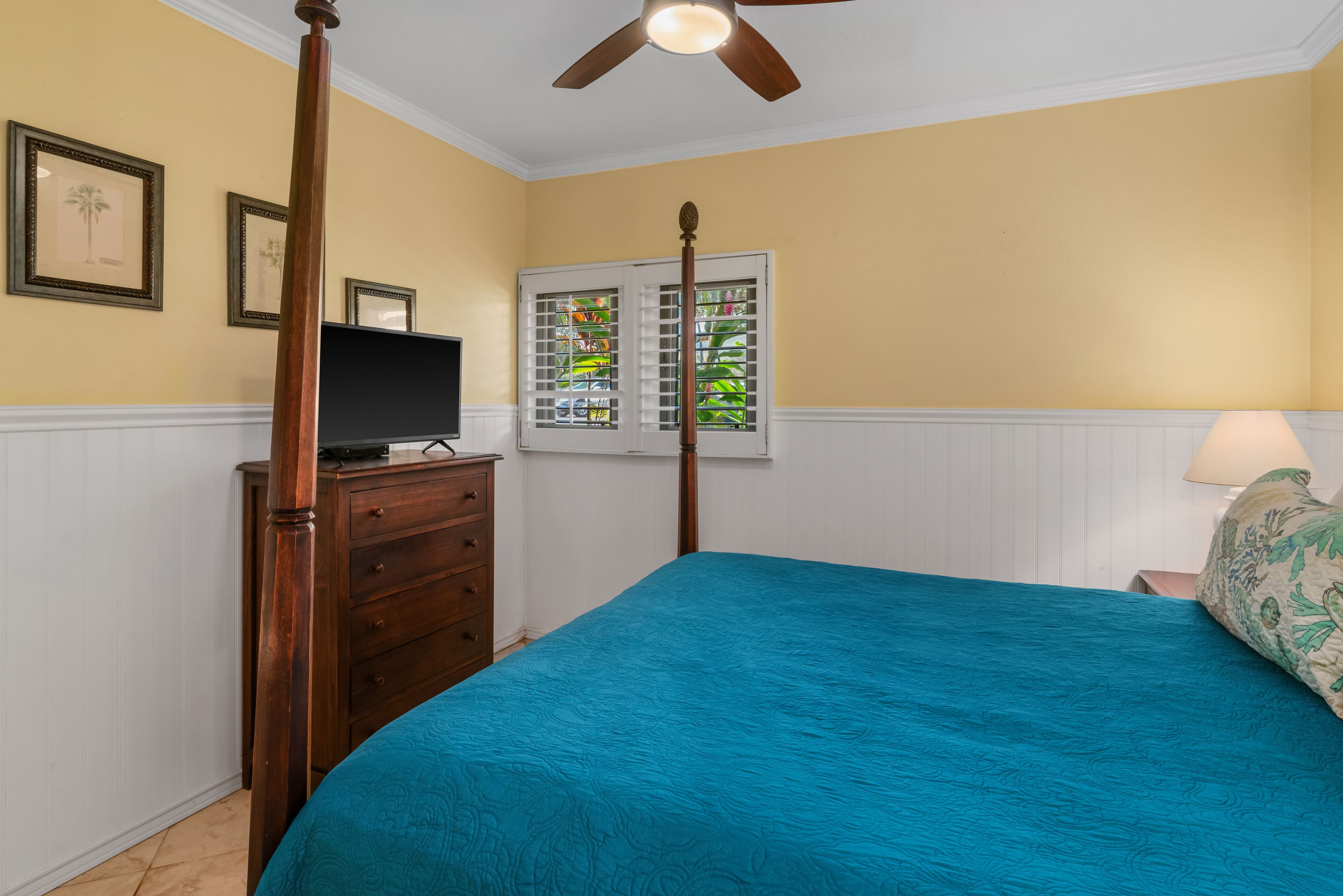 2 bedrooms, iron/ironing board, internet, bed sheets