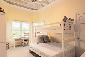 4 chambres, fer et planche à repasser, Wi-Fi gratuit, draps fournis