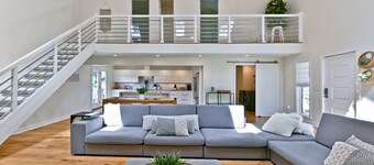 Fantastic home in the heart of the VB Resort Area Walk to Beach, Boardwalk.