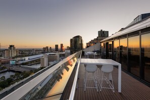 2 Bedroom Penthouse Apartment with Panoramic Views | Terrace/patio - Flinders Luxury Penthouse (Melbourne)