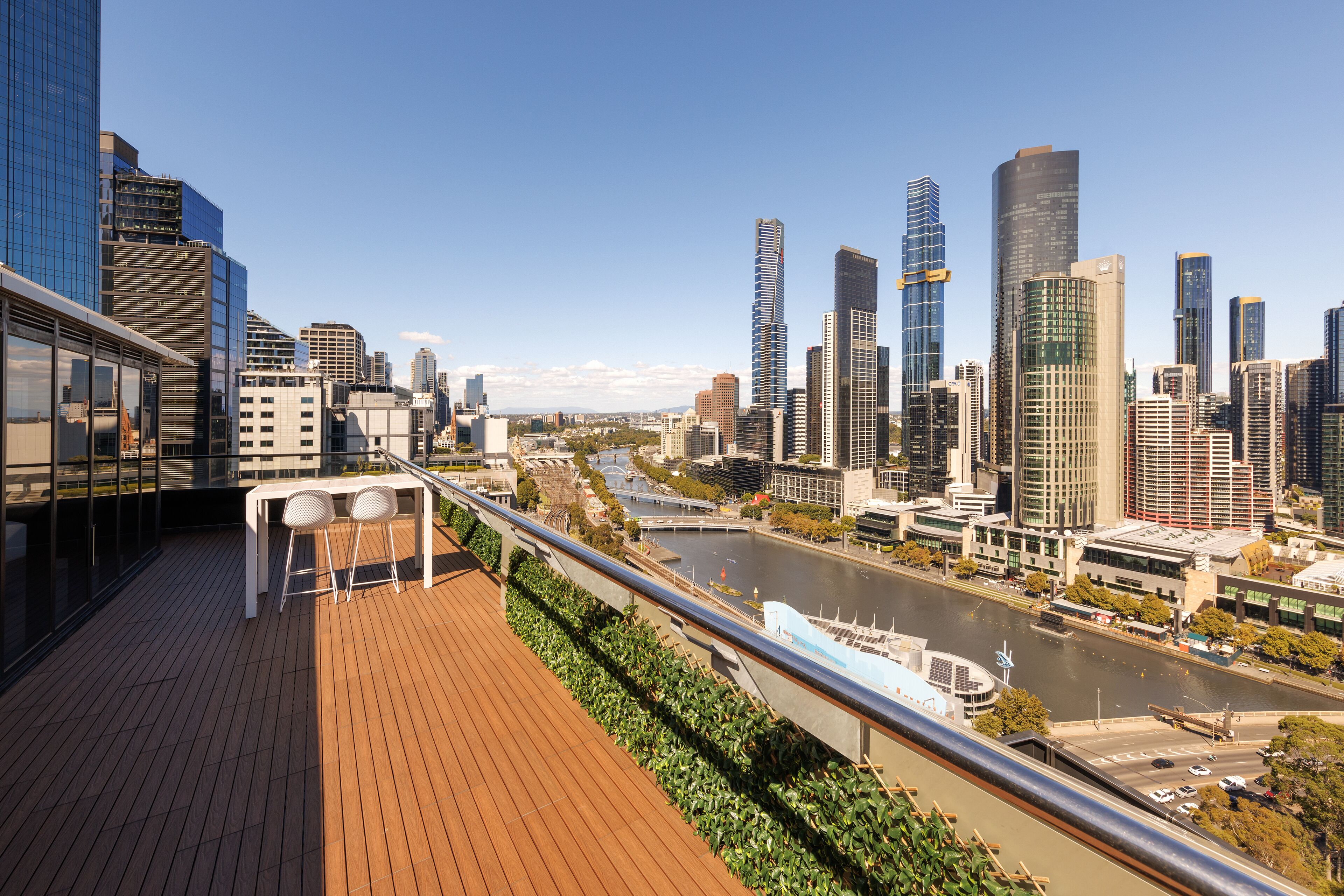 Appartement Penthouse panoramique, 2 chambres, terrasse, vue sur la ville | Terrasse/patio