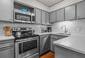 Fridge, microwave, oven, stovetop - RMR: Gros Ventre A5 Condo in Teton Village (Teton Village)