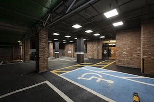 Estacionamiento gratis, valet parking gratis