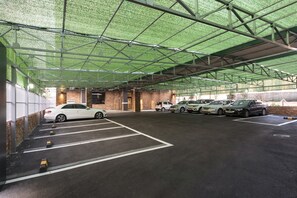 Free self parking, free valet parking - Sinho Brown-dot (Busan)