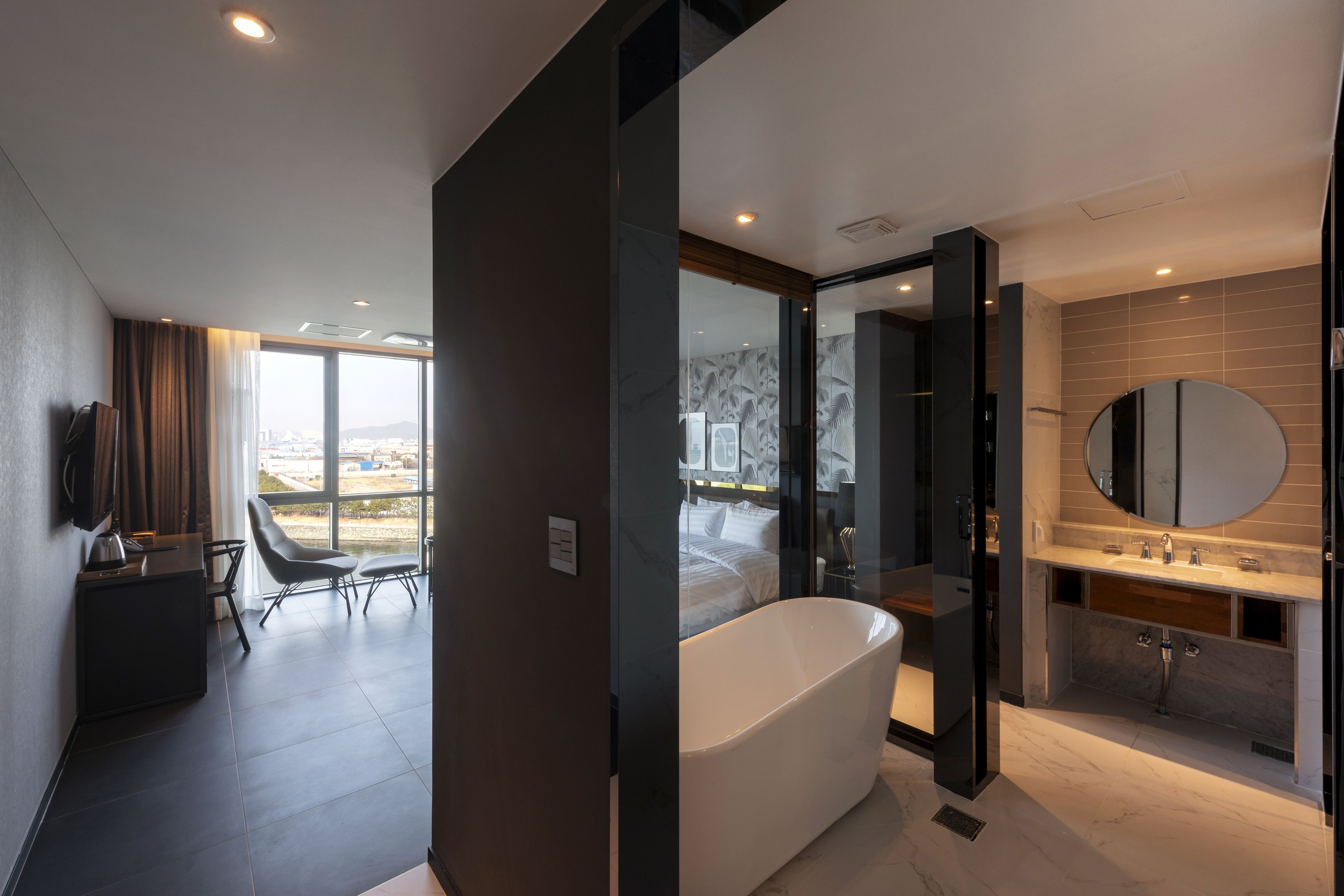 premium double room, 1 king bed, private bathroom, beachfront | down duvets, soundproofing, free wifi, bed sheets