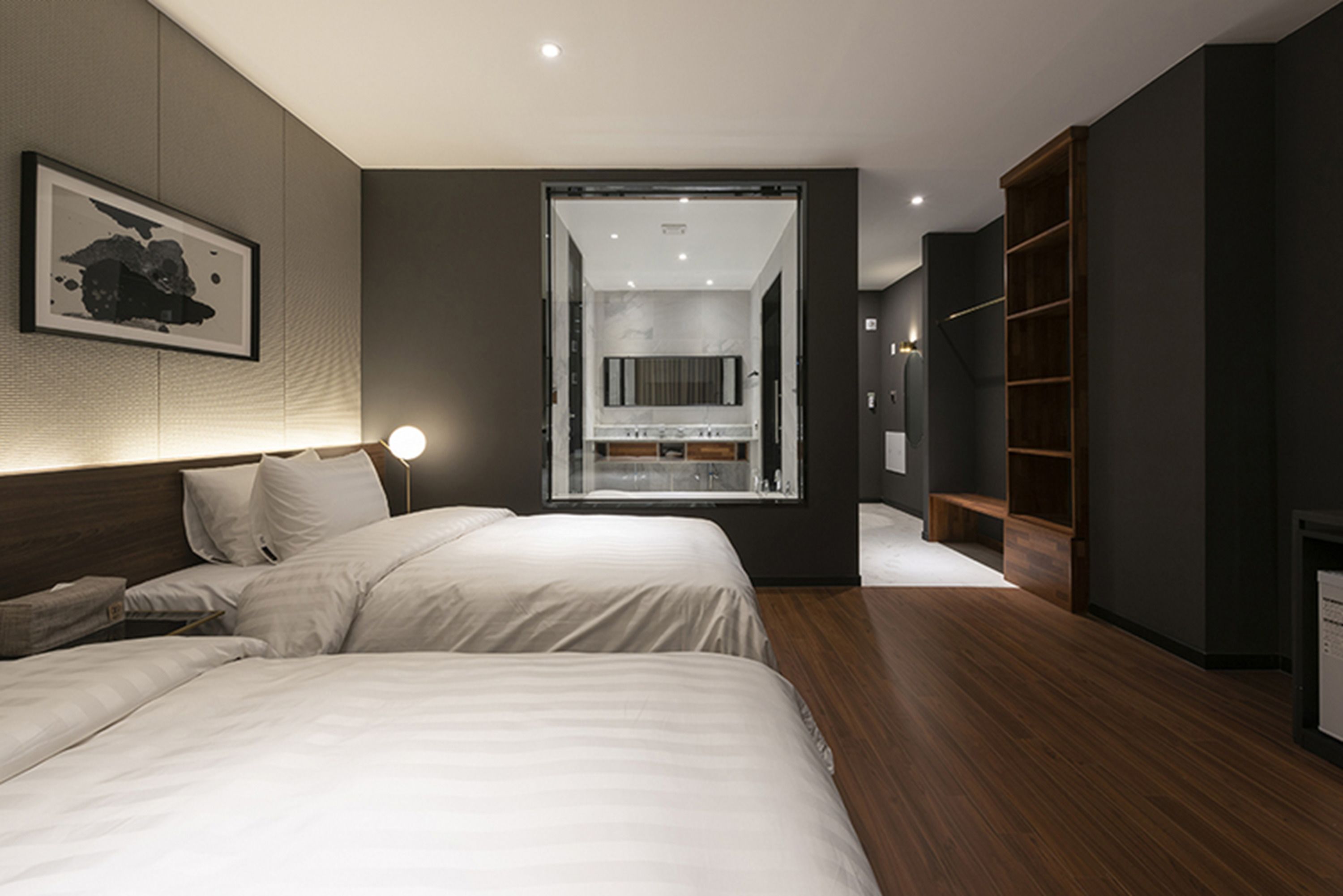 deluxe twin room | down duvets, soundproofing, free wifi, bed sheets