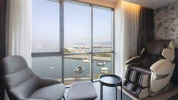 Quarto casal premium, 1 cama King, banheiro privativo, de frente para a praia | Edredons de pluma, quartos à prova de som, Wi-Fi de cortesia