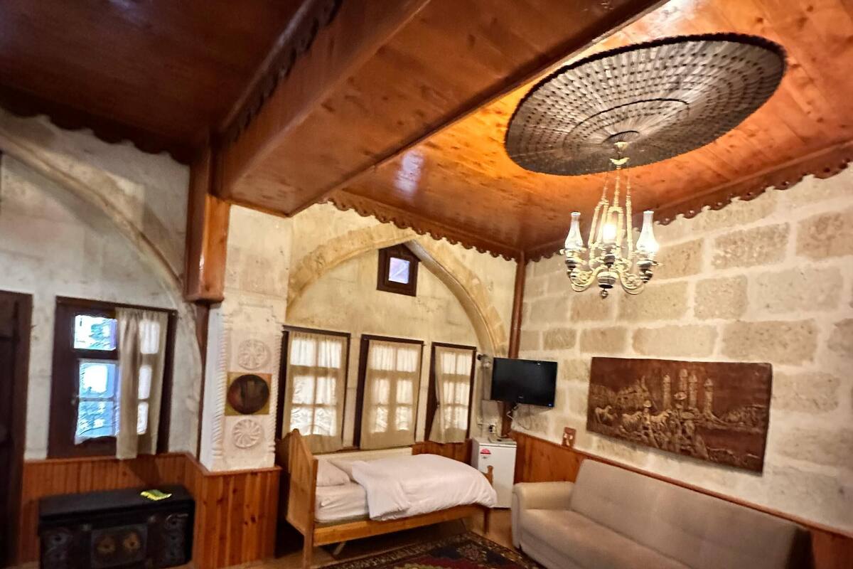 119 Stone Room