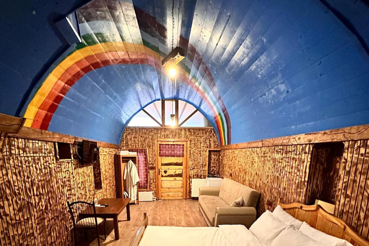 Deluxe Double Room (128)